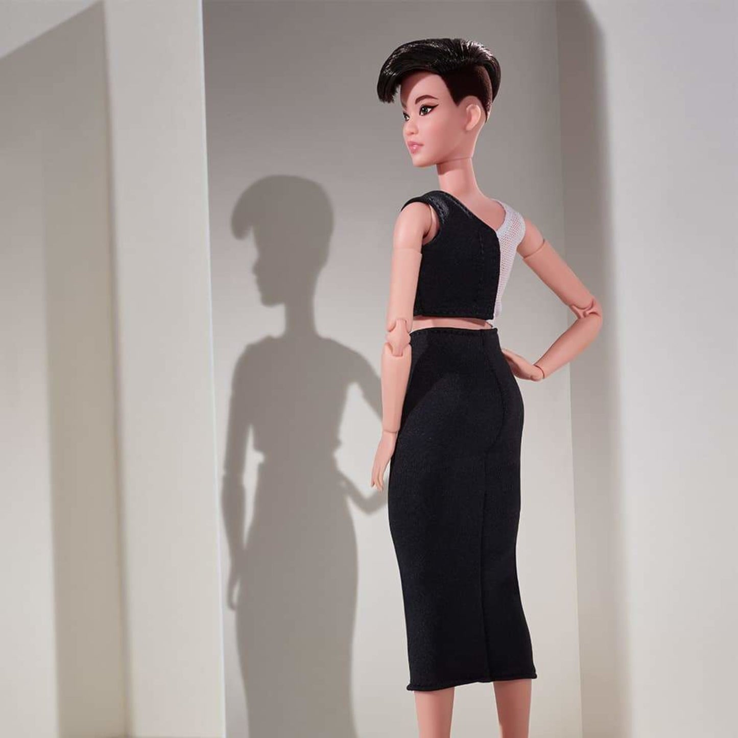 Barbie Looks Doll (Petite. Brunette Pixie Cut)